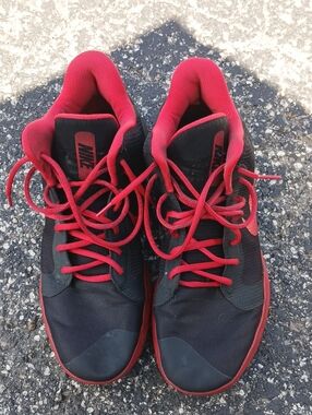 Nike Men's Black and Red High-Top Sneakers sz.13